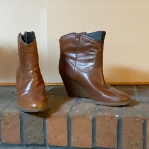NEW Bandolino Wedge Boots